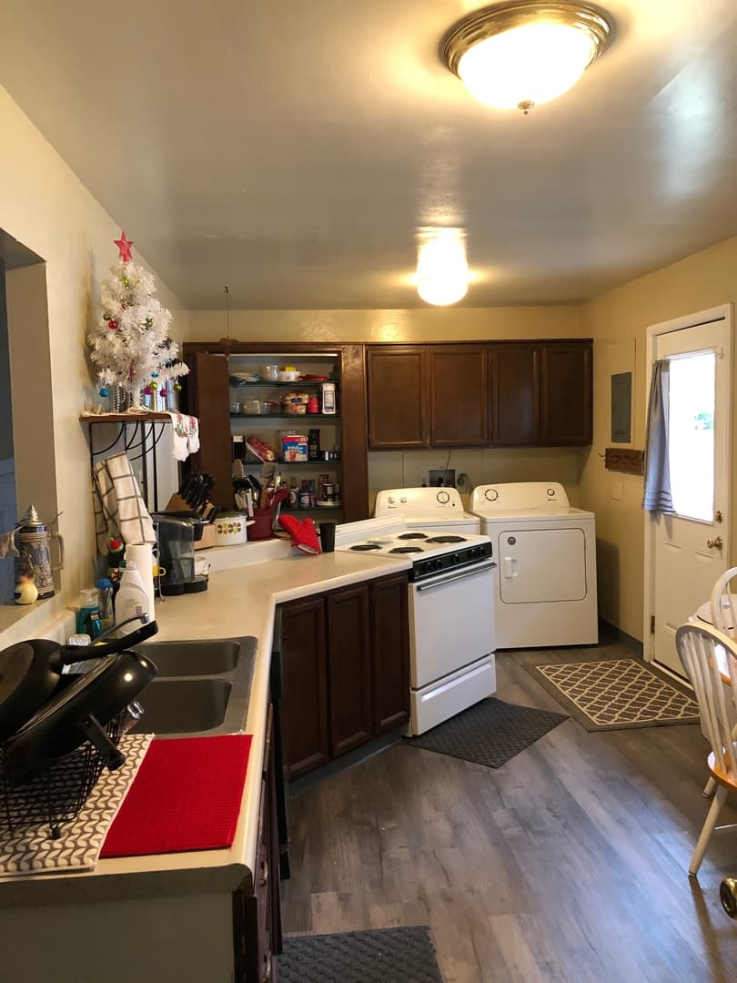 Bloomington House: 405 N Hillsdale Drive