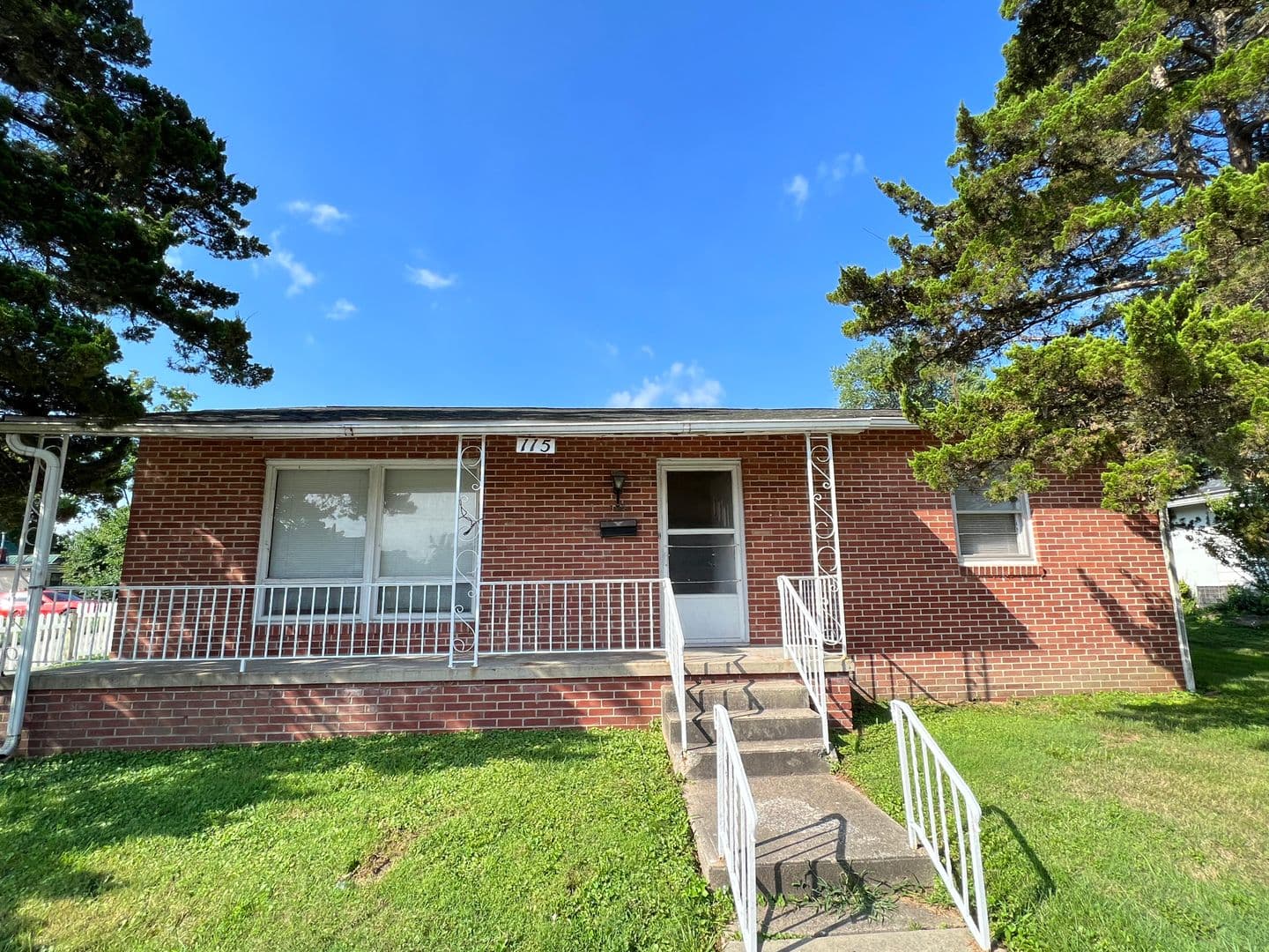 Ellettsville House: 115 W. Temperance Unit # 2