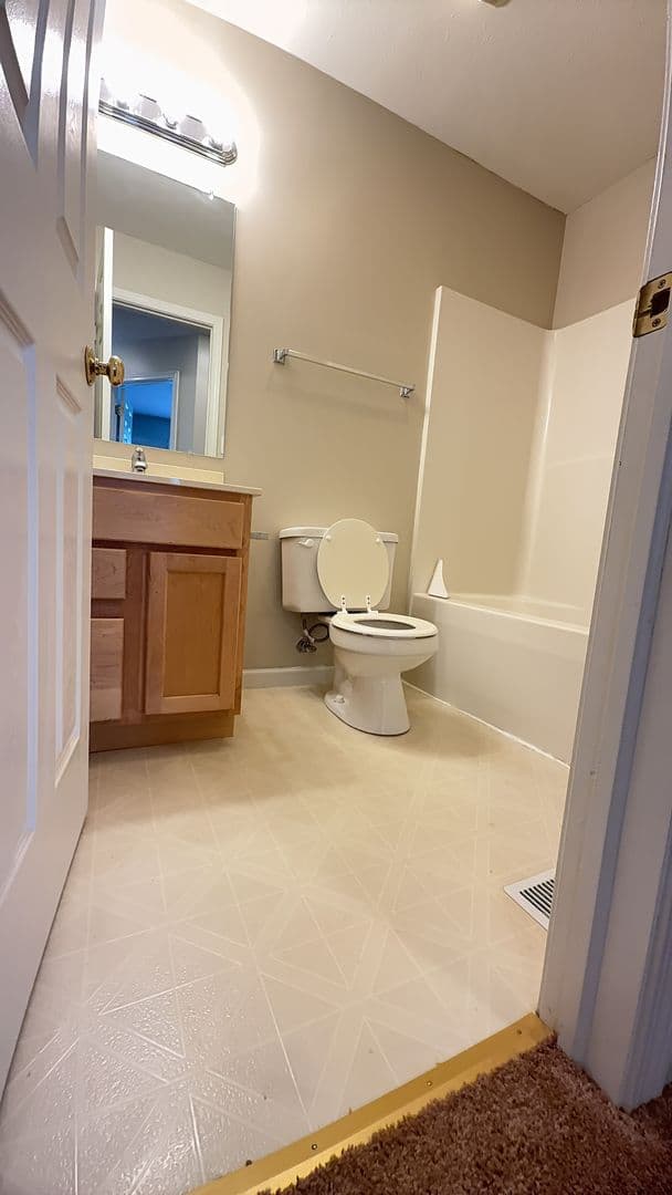 Bloomington House: 2616 Oaklawn Court