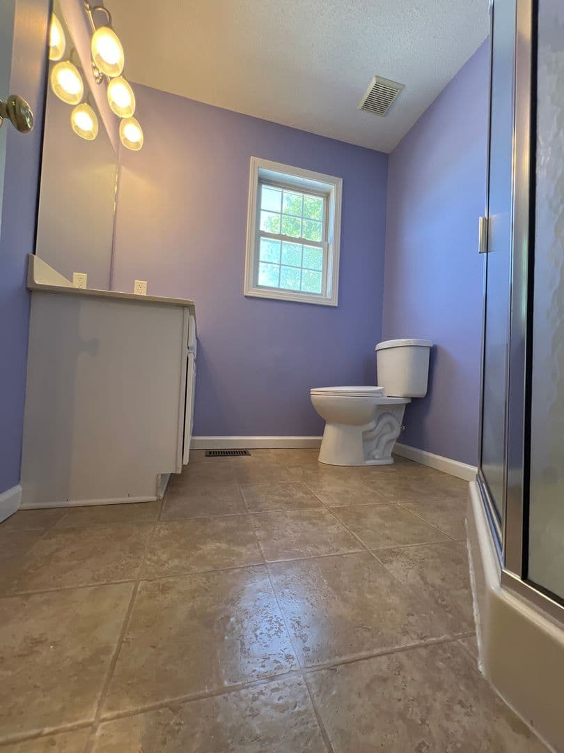 Bloomington House: 852 E Sherwood Hills Drive