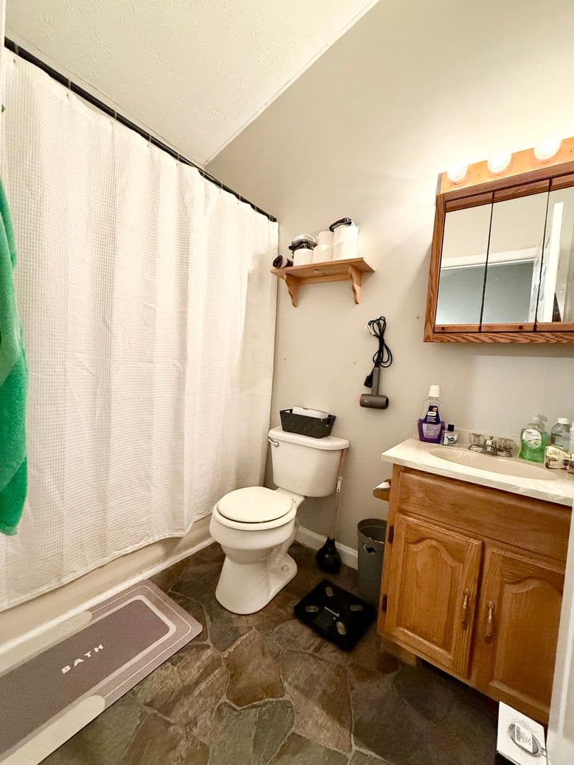 Bloomington House: 509 Duncan Drive