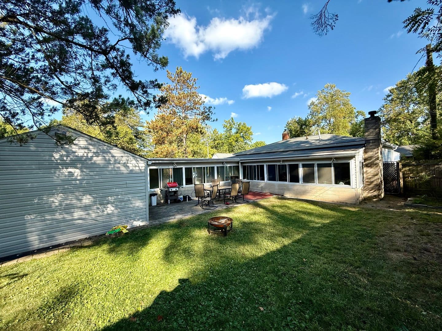 Bloomington House: 1600 E 2nd St.