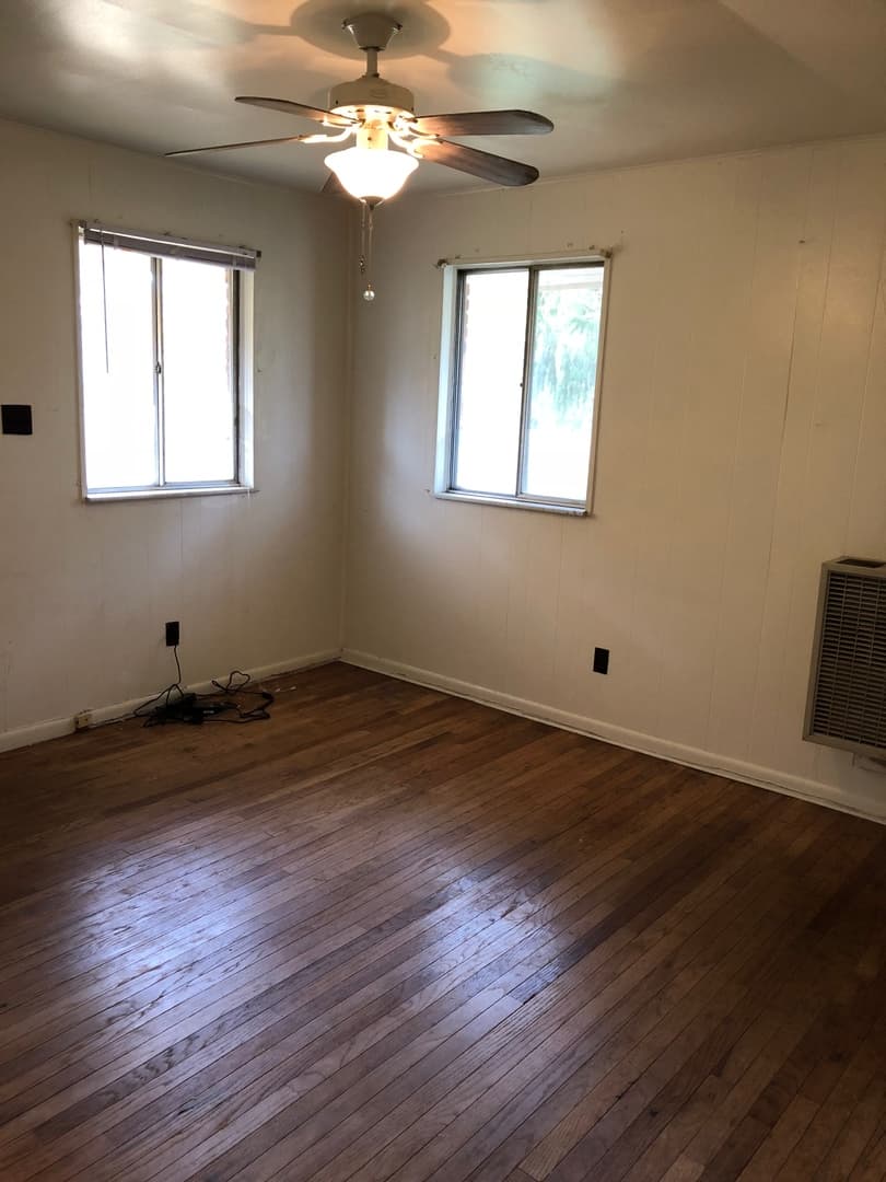 Bloomington Apartment: 218 S. Roosevelt
