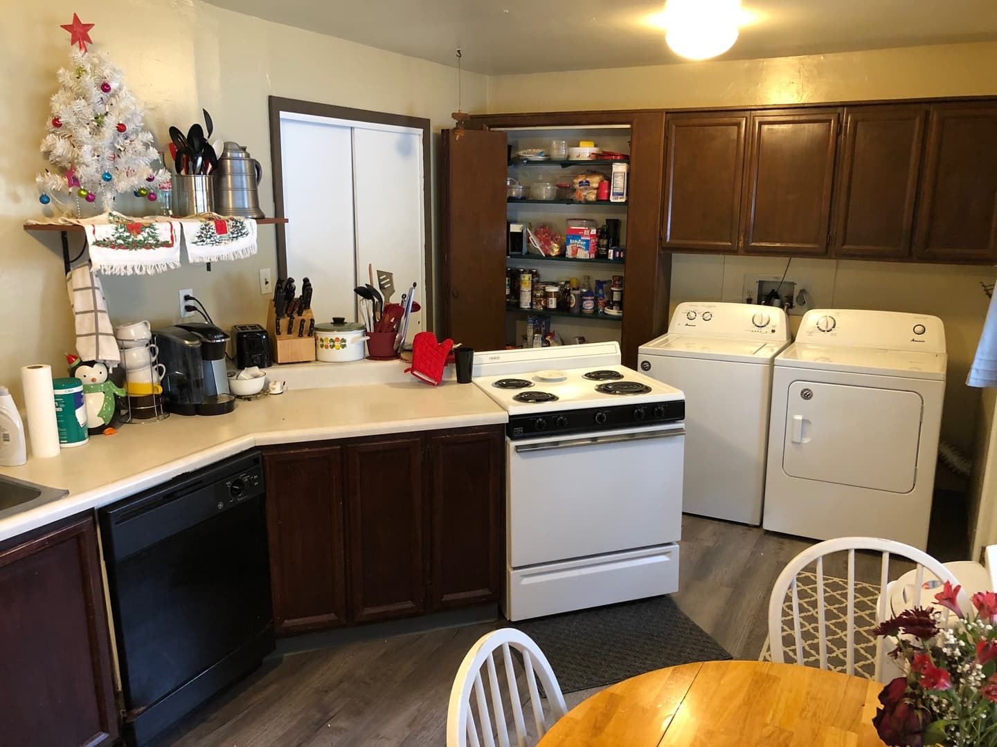 Bloomington House: 405 N Hillsdale Drive