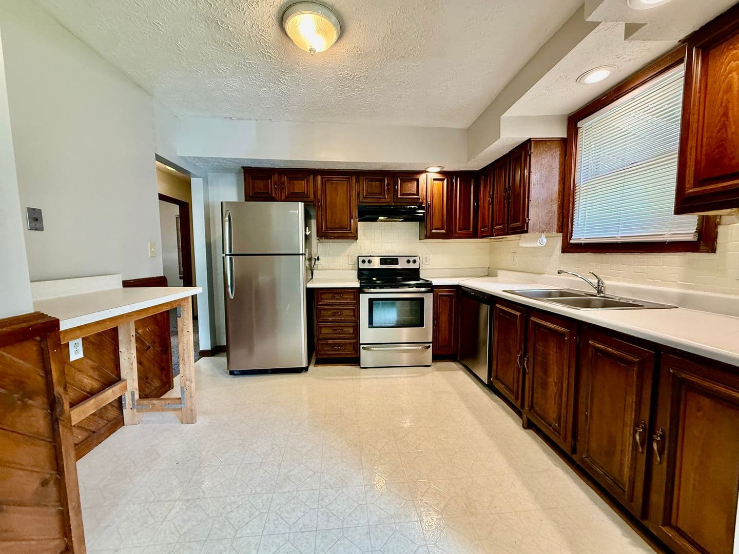 Bloomington House: 111 E Wylie Downstairs
