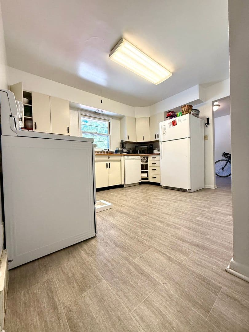 Bloomington House: 2605 E. 3rd St