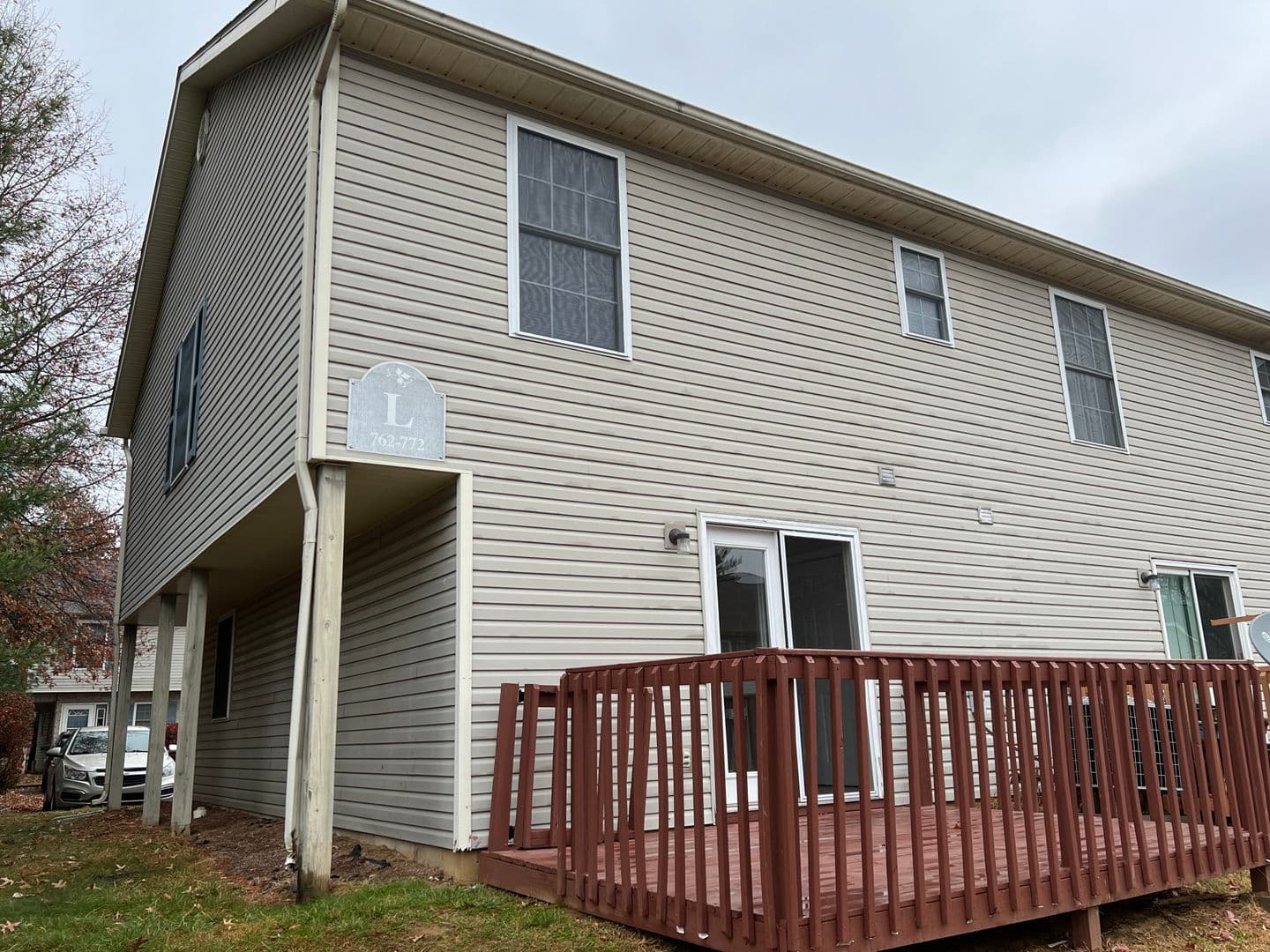 Bloomington House: 762 Sherwood Hills Drive