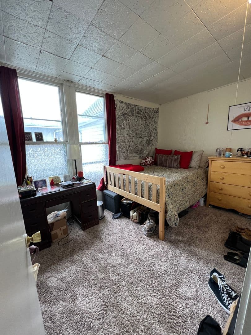 Bloomington House: 510 E. Smith Ave. Apt. 2