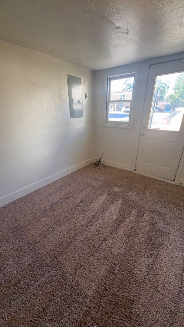 Bloomington House: 510 E. Smith Ave. Apt. 2
