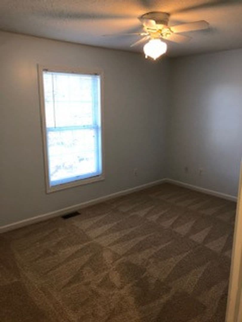 Blomington House: 3354 Oaklawn Circle, S