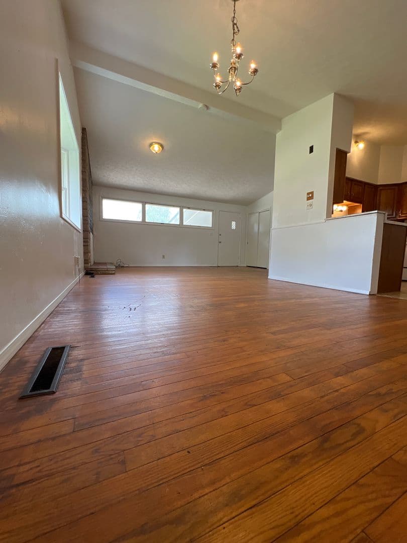 Bloomington House: 2518 E. 7th St