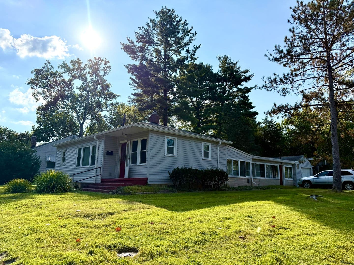 Bloomington House: 1600 E 2nd St.
