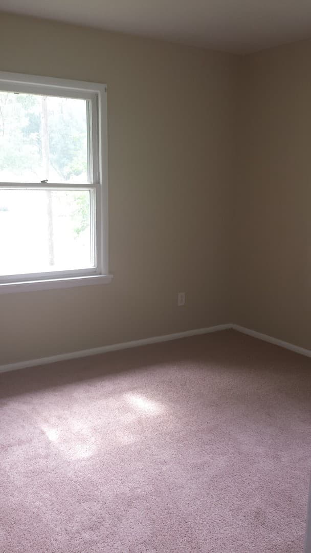 Bloomington House: 3301 N Valleyview Drive