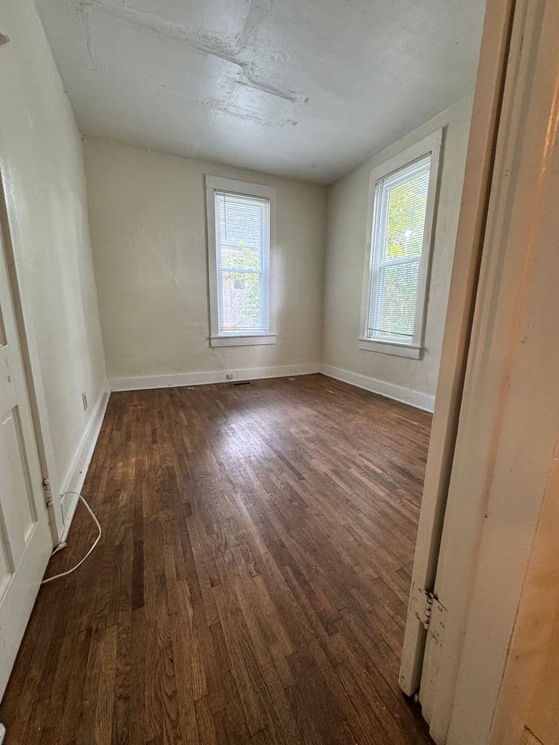 Bloomington House: 341 S Jackson St