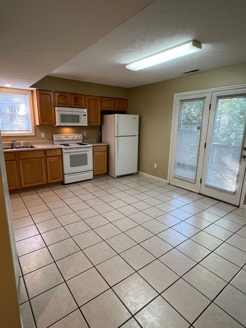 Bloomington House: 3489 Oaklawn Circle