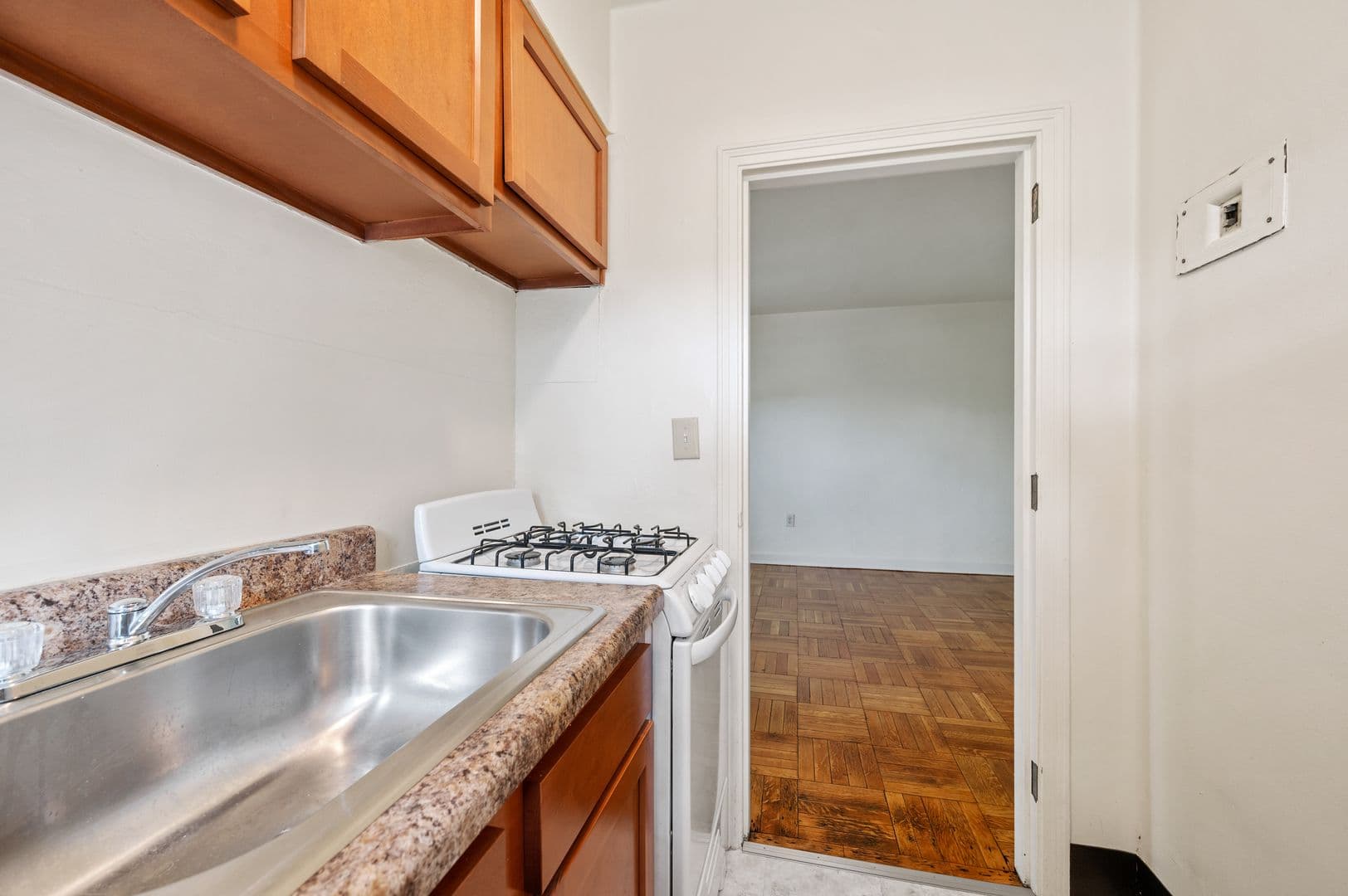 Pittsburgh Apartment: 3336 Brownsville Rd