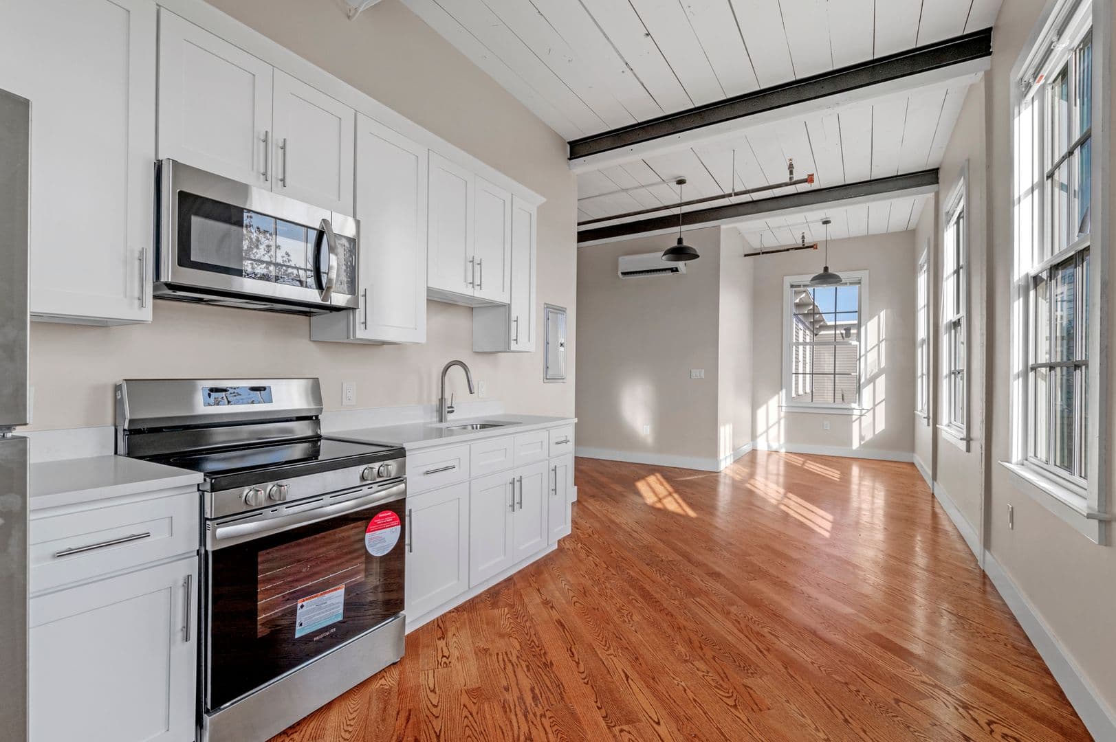 Leominster Apartment: 34 Tremaine St