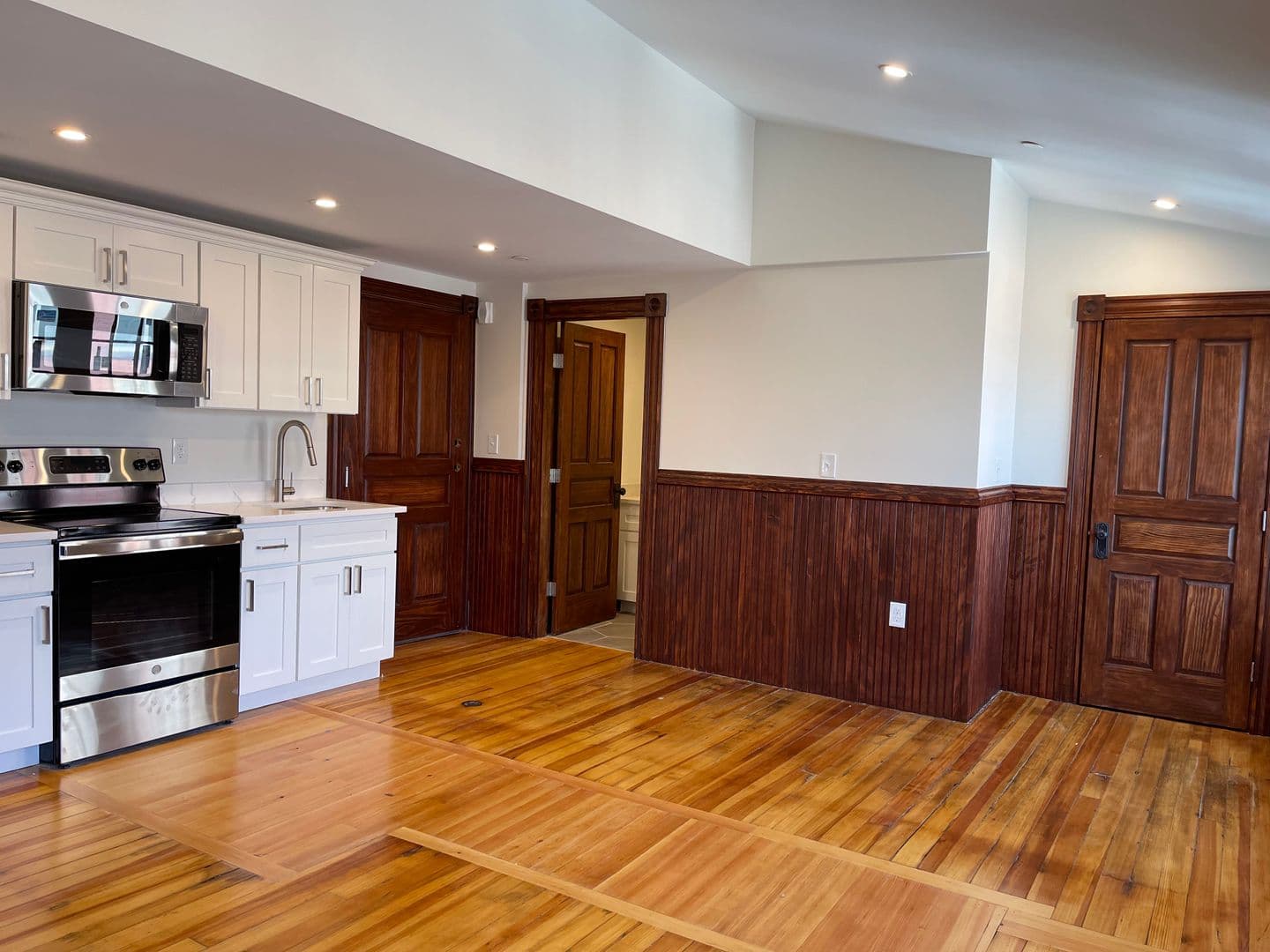 Leominster Apartment: 41 Summer St