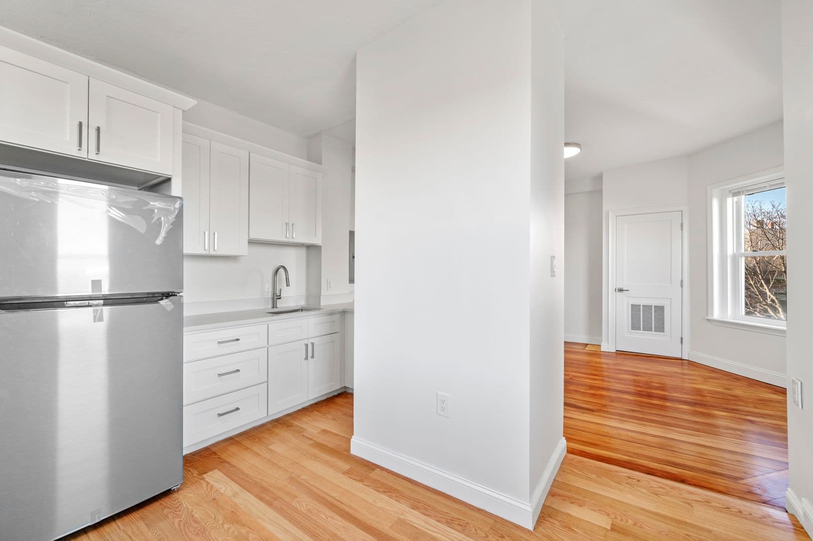 Somerville Apartment: 305-307 Medford St