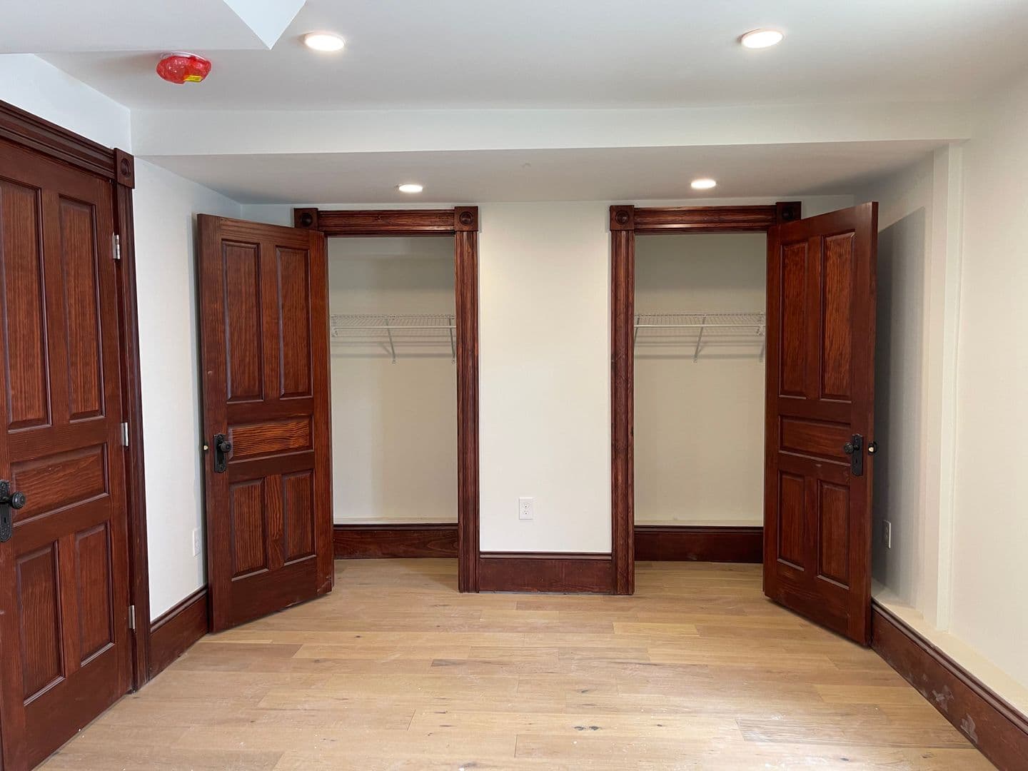 Leominster Apartment: 41 Summer St