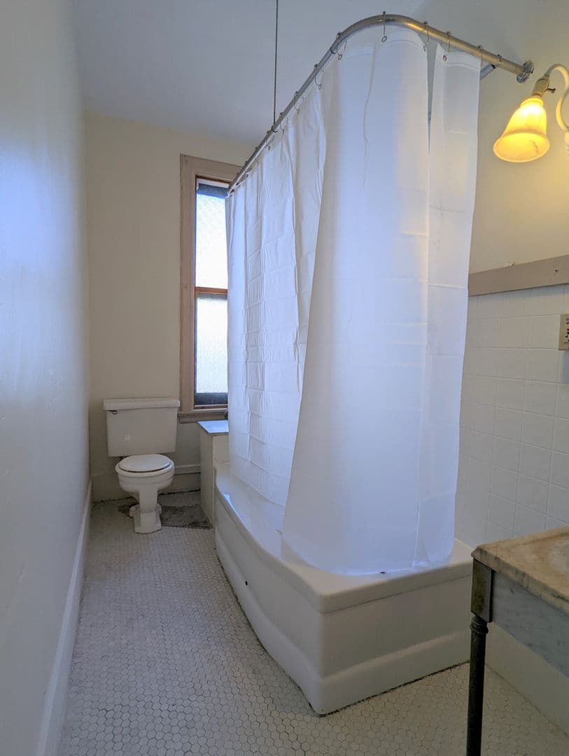Uniontown Apartment: 48-52 W Main St