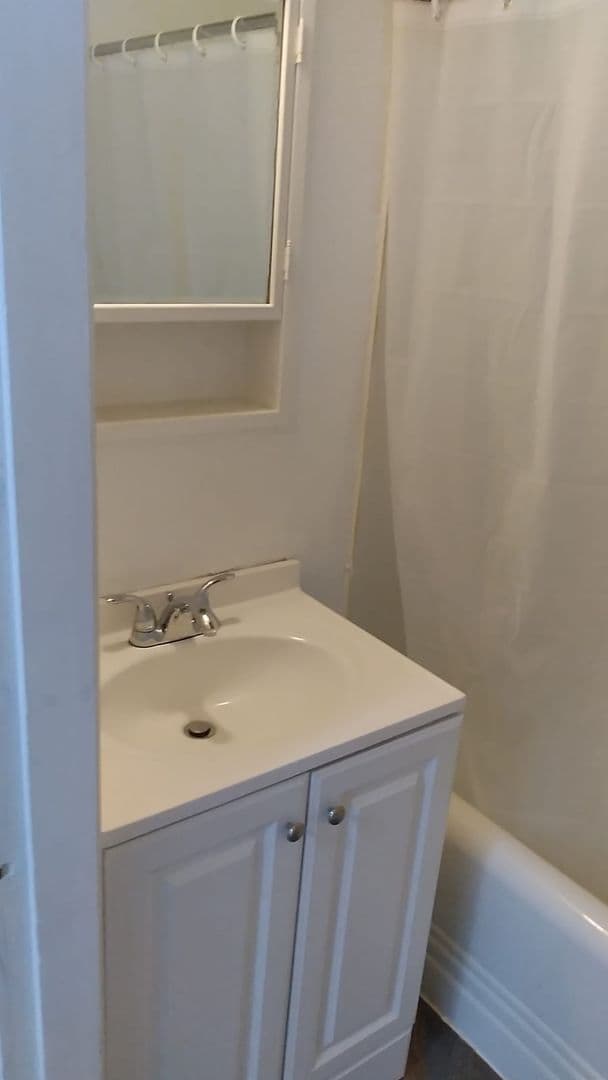 Rumford Apartment: 25 Hartford St