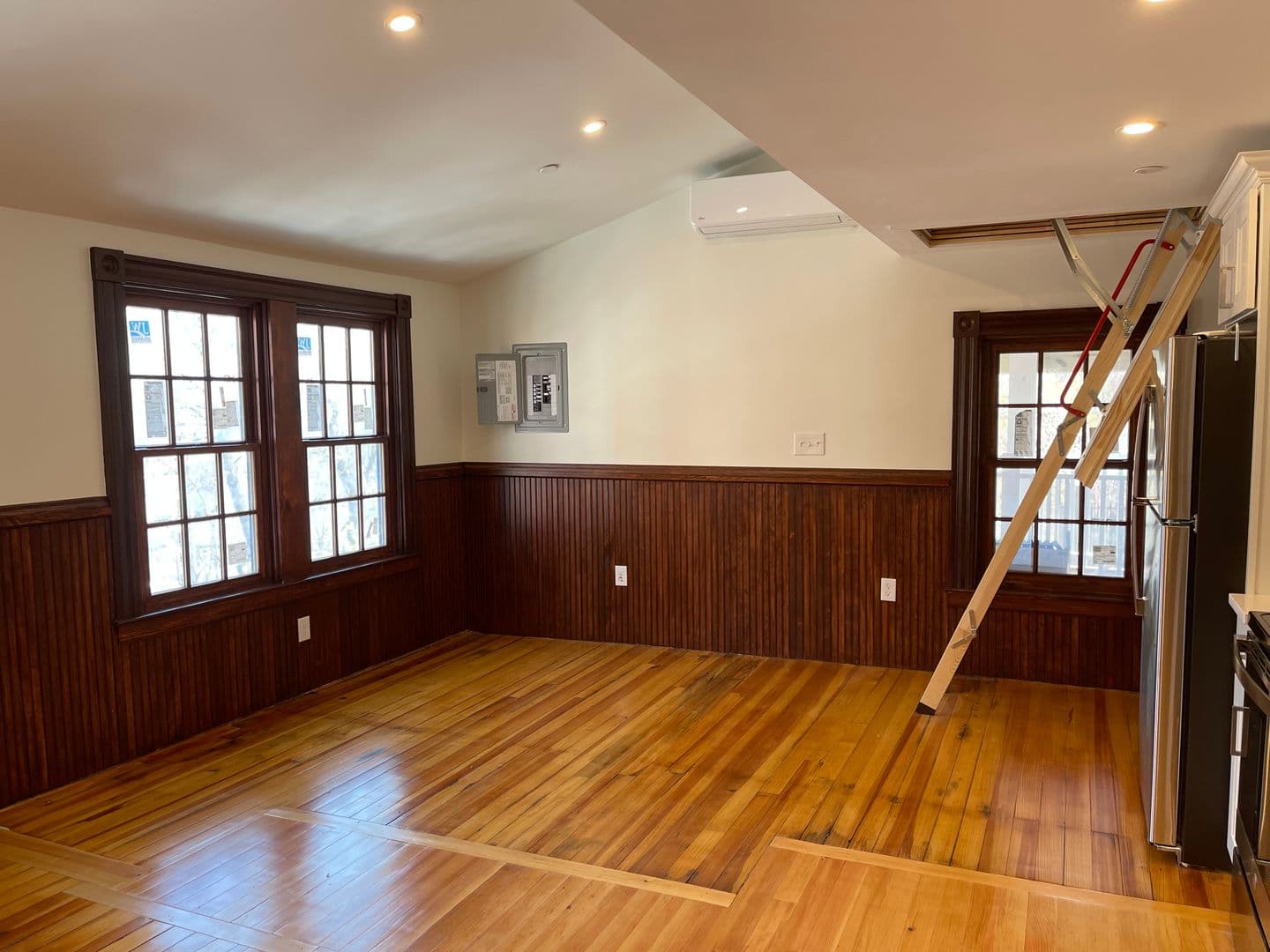 Leominster Apartment: 41 Summer St