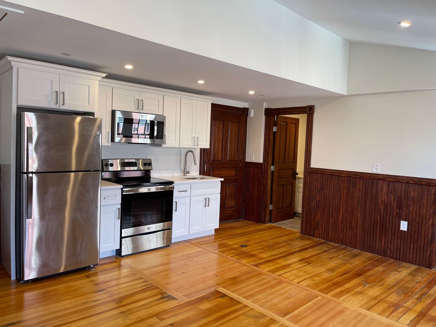 Leominster Apartment: 41 Summer St