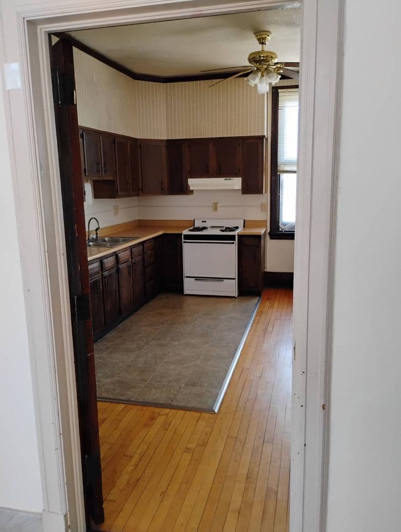 Uniontown Apartment: 48-52 W Main St