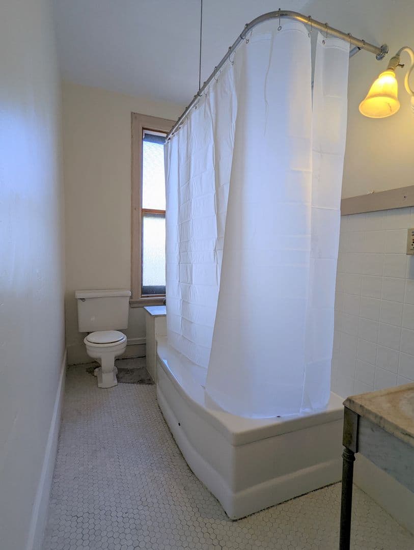Uniontown Apartment: 48-52 W Main St