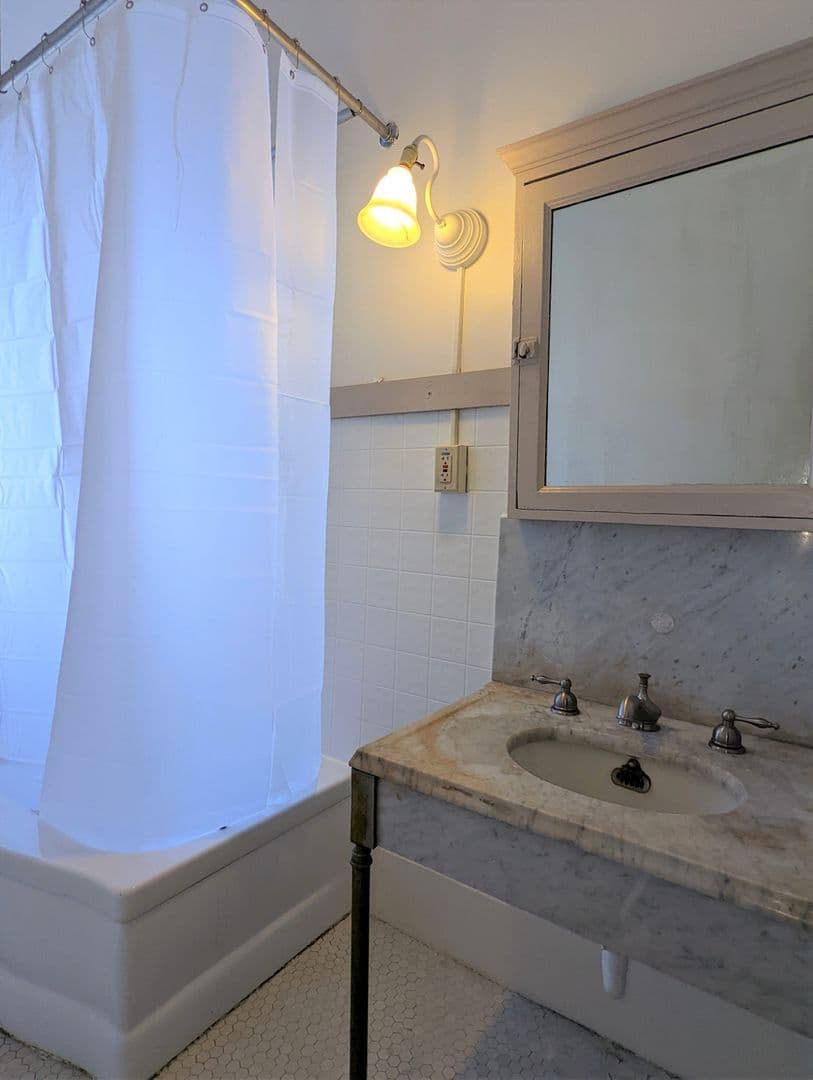 Uniontown Apartment: 48-52 W Main St