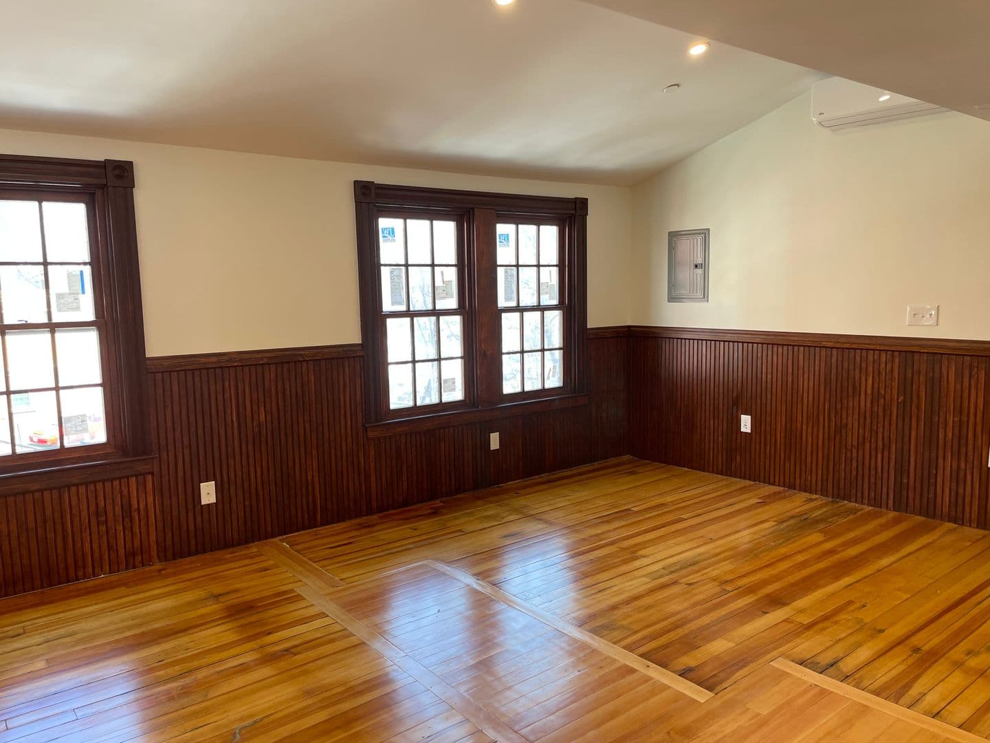 Leominster Apartment: 41 Summer St