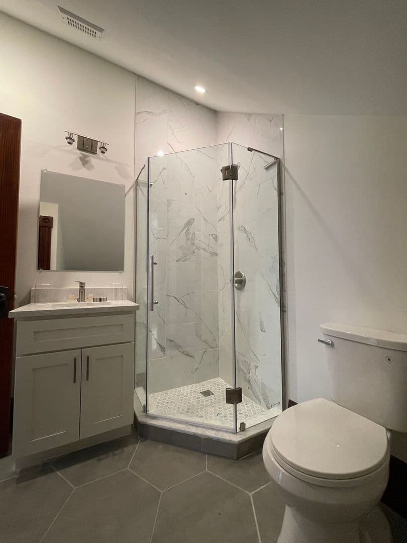 Leominster Apartment: 41 Summer St