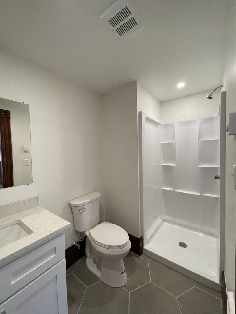 Leominster Apartment: 41 Summer St