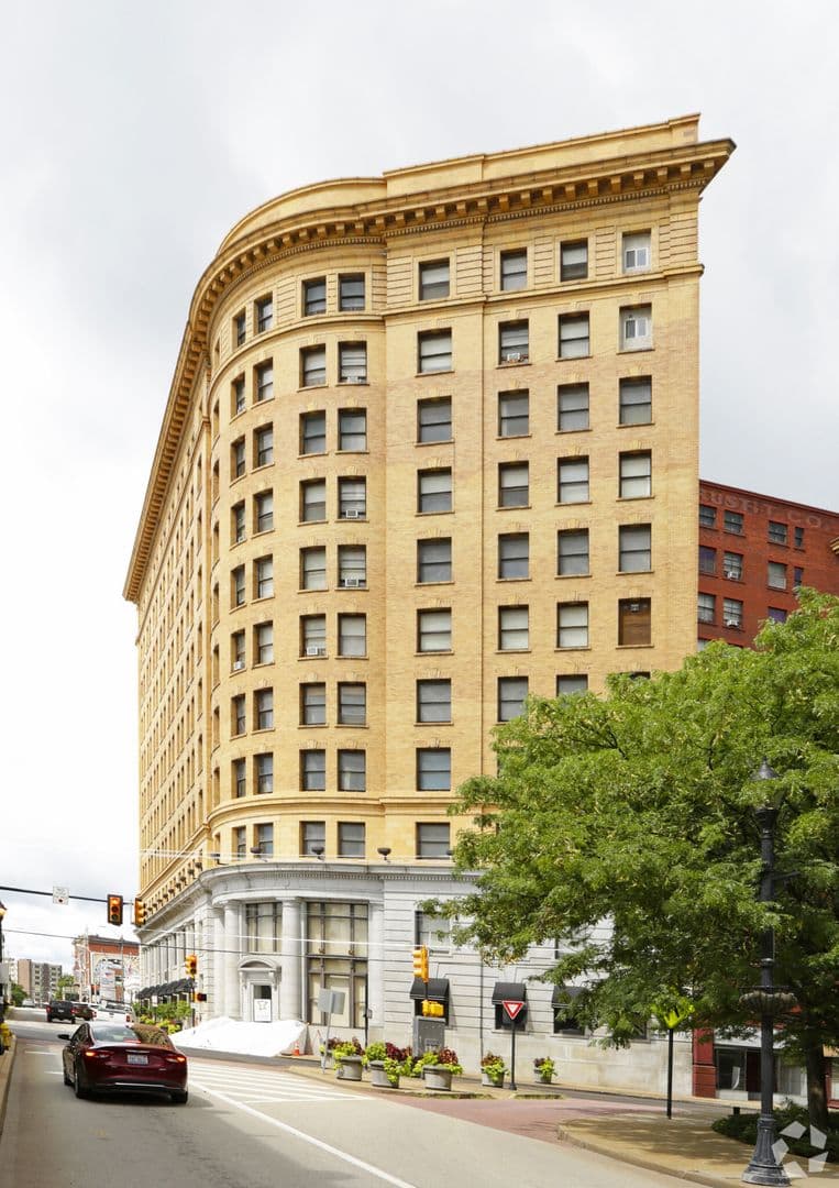 Uniontown Apartment: 48-52 W Main St