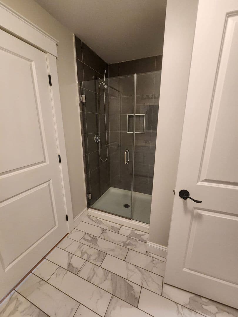 Leominster Apartment: 45 Summer St