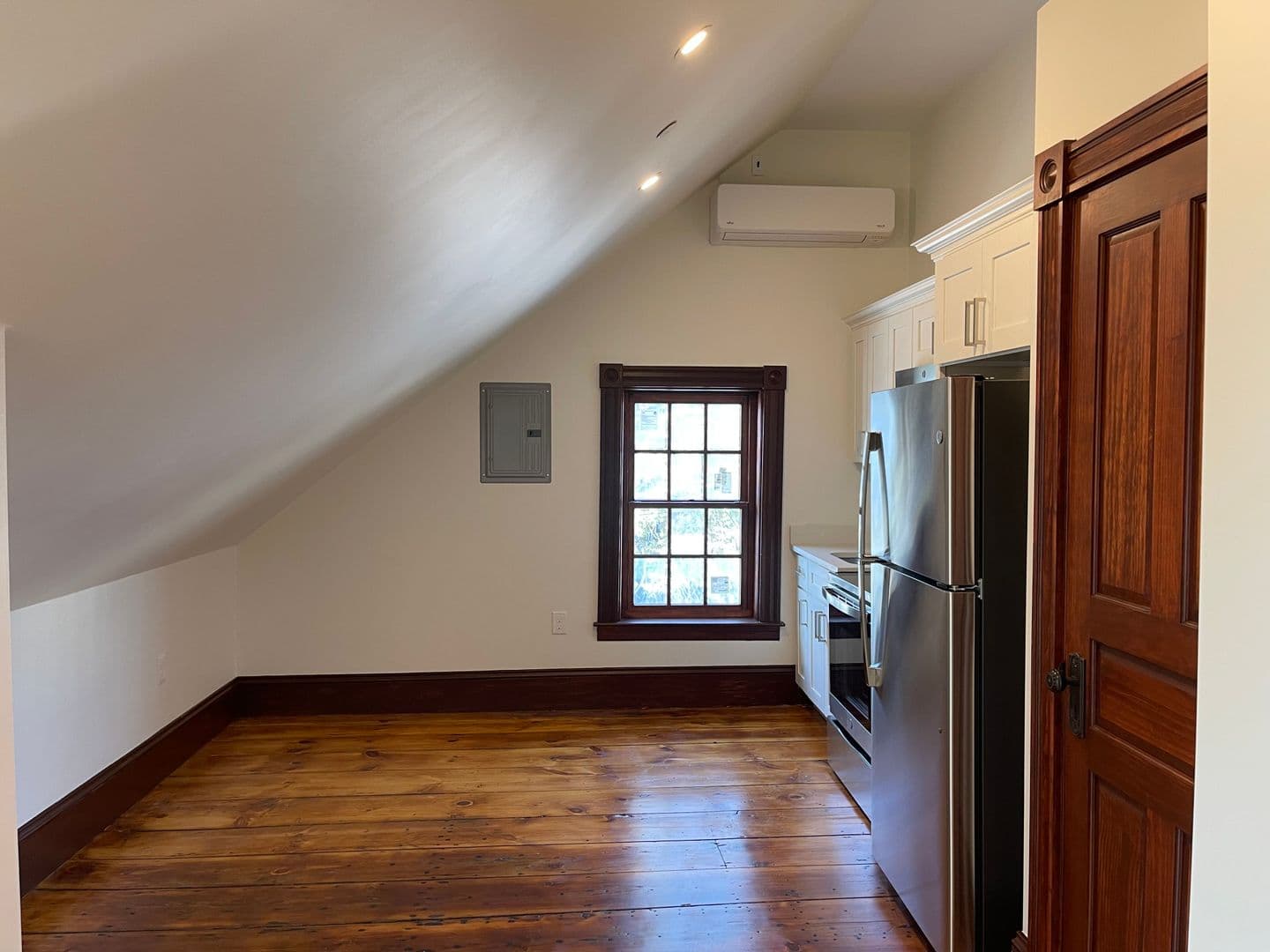 Leominster Apartment: 41 Summer St