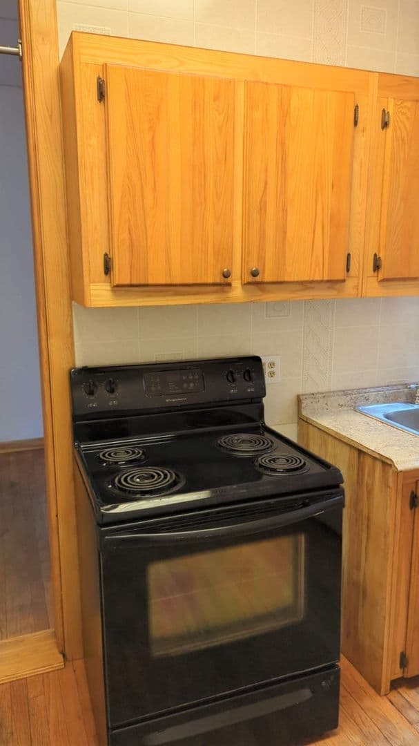 Rumford Apartment: 25 Hartford St