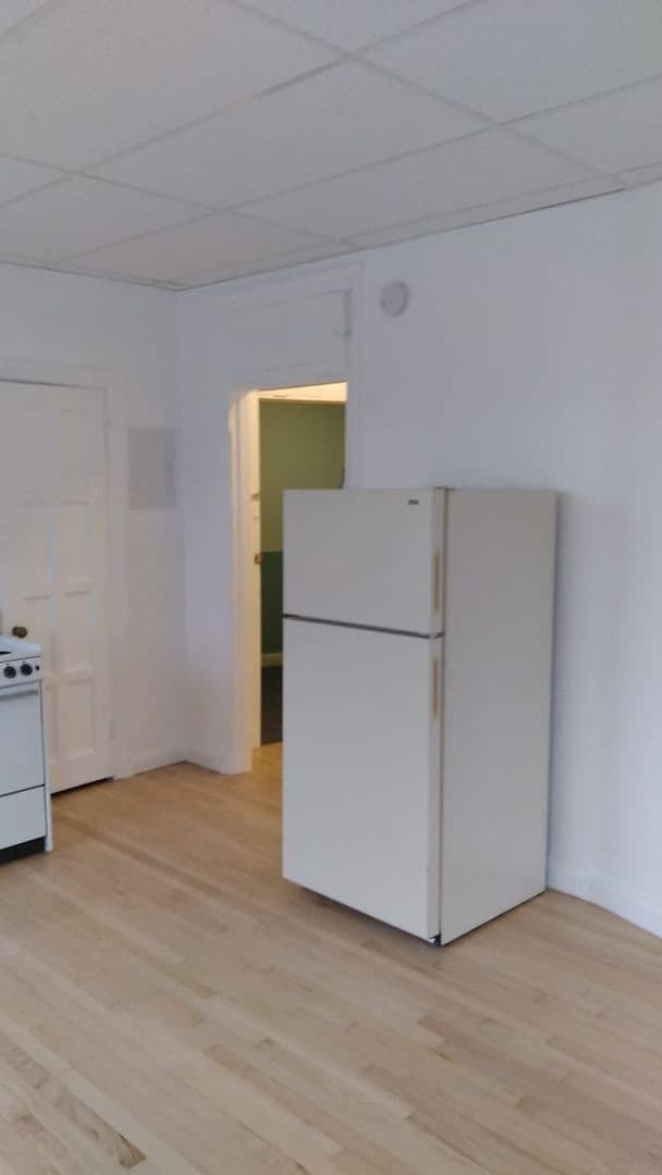 Rumford Apartment: 25 Hartford St