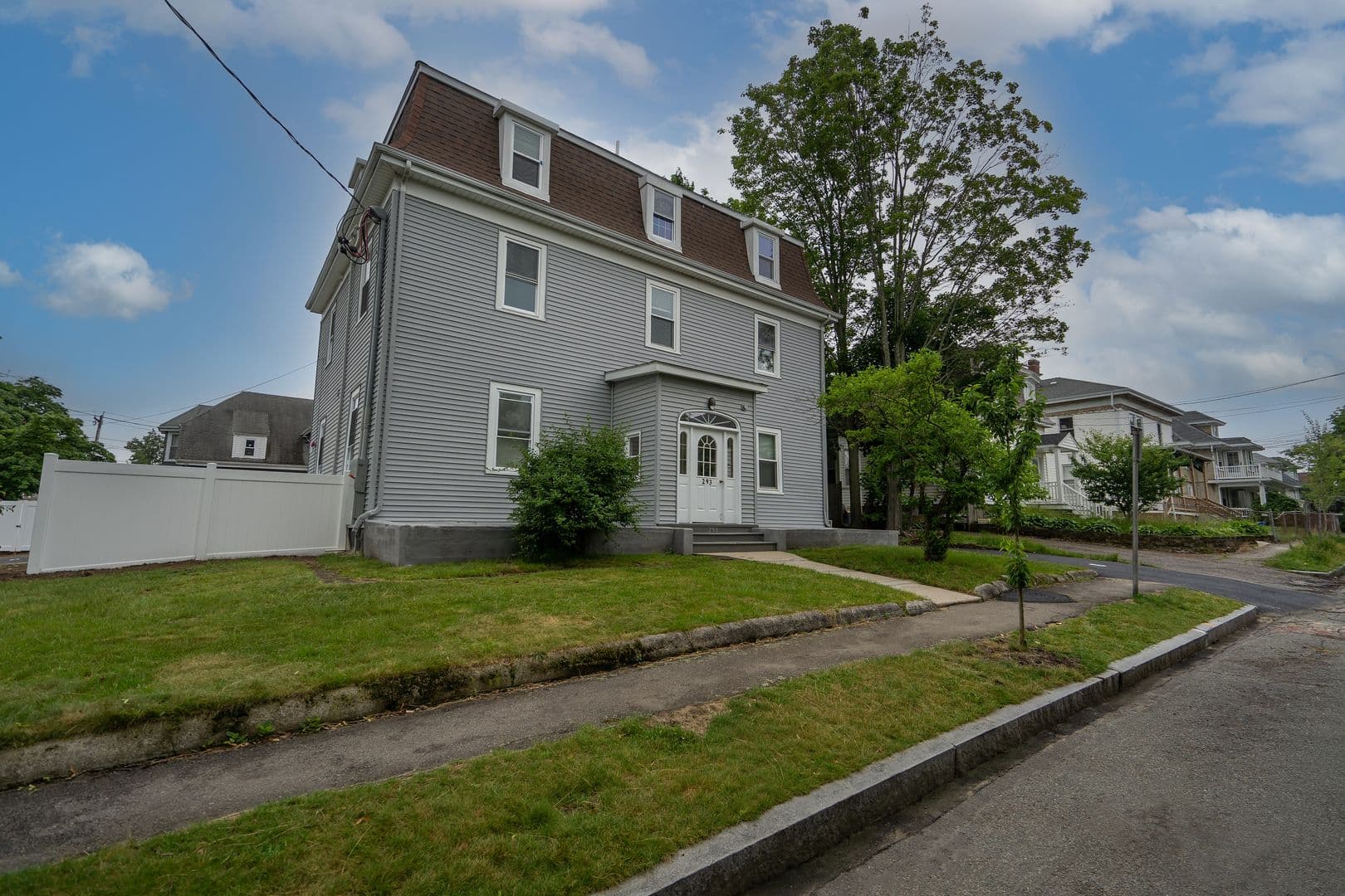 Quincy Apartment: 293 Fayette St