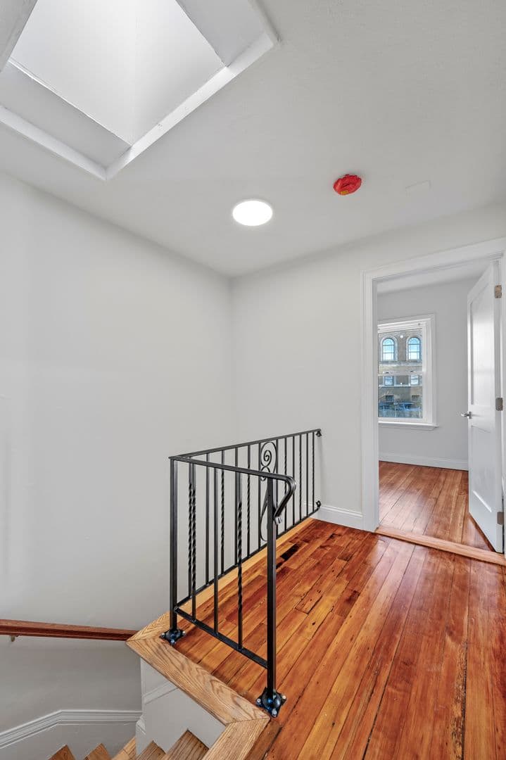Somerville Apartment: 305-307 Medford St