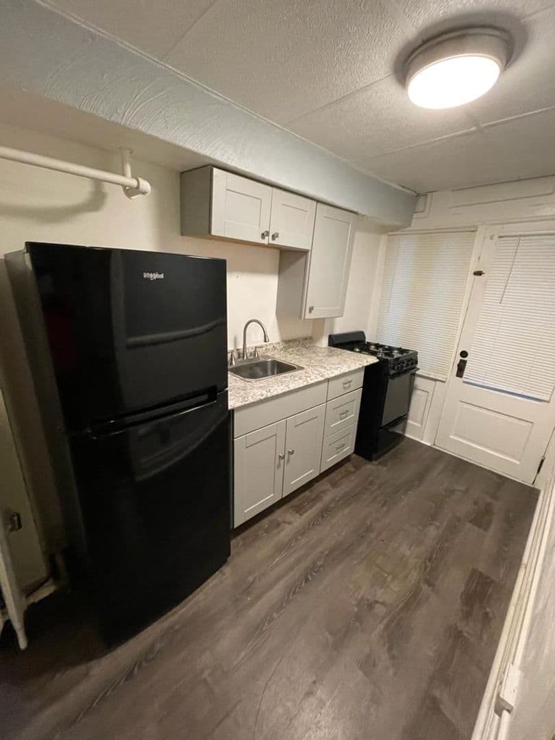 Pittsburgh Apartment: 701 Brownsville Rd