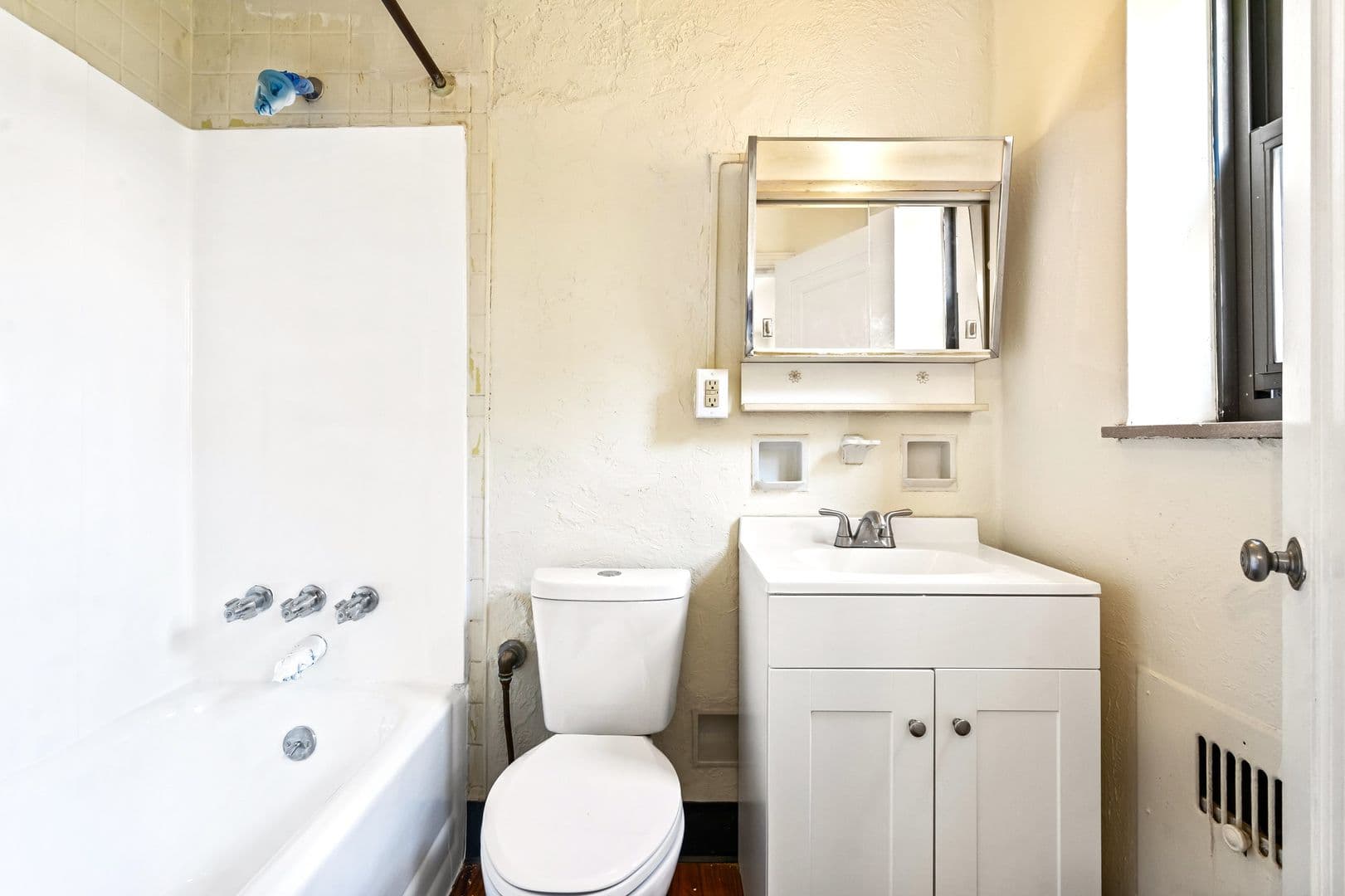 Pittsburgh Apartment: 3336 Brownsville Rd
