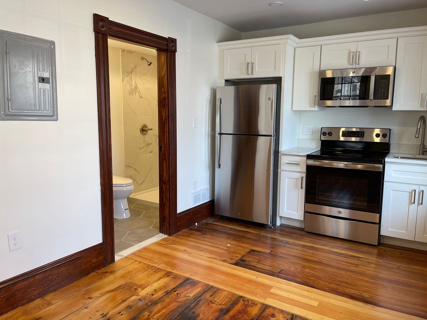 Leominster Apartment: 41 Summer St