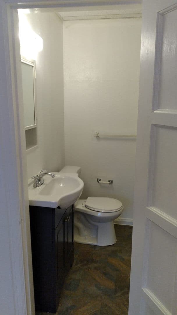 Rumford Apartment: 25 Hartford St