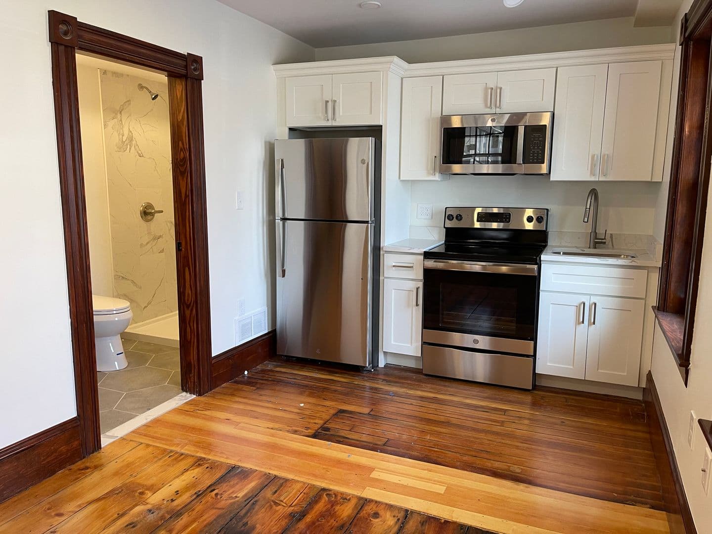 Leominster Apartment: 41 Summer St
