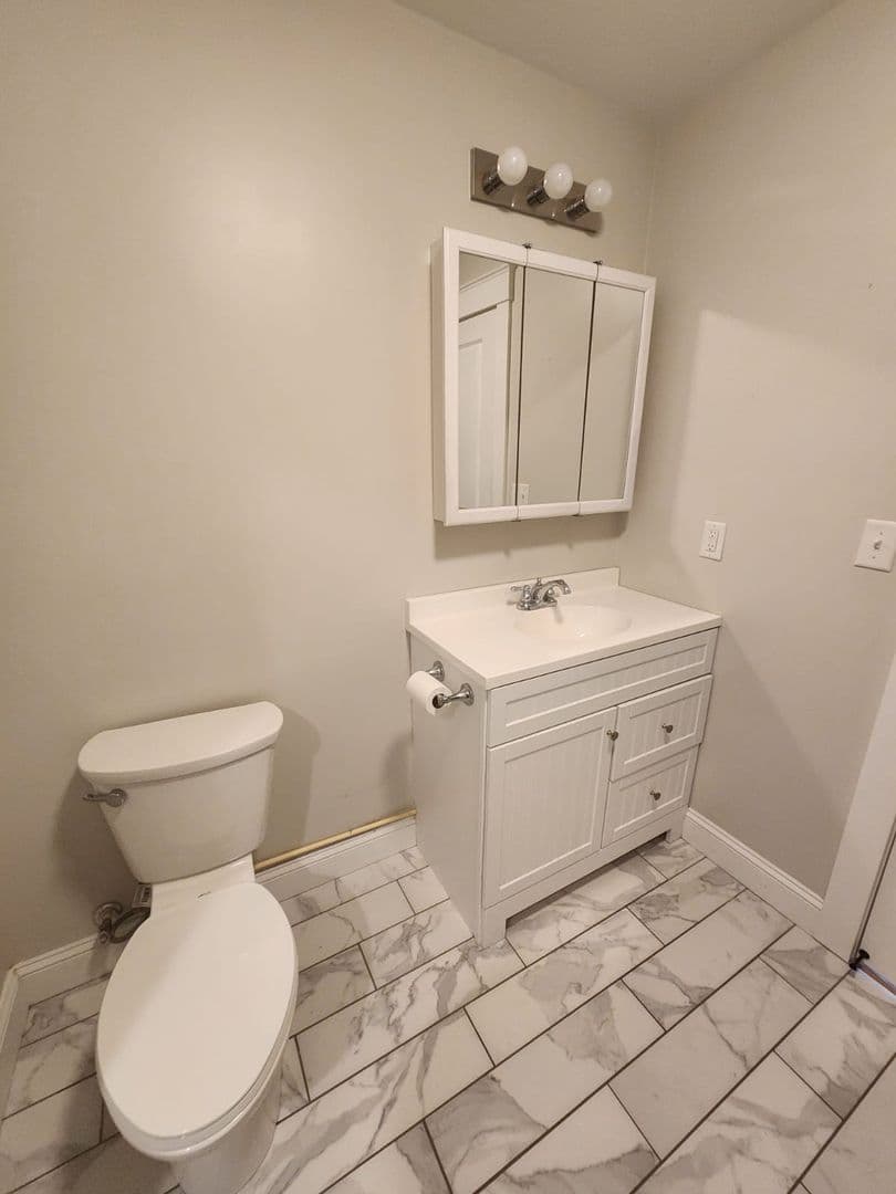 Leominster Apartment: 45 Summer St