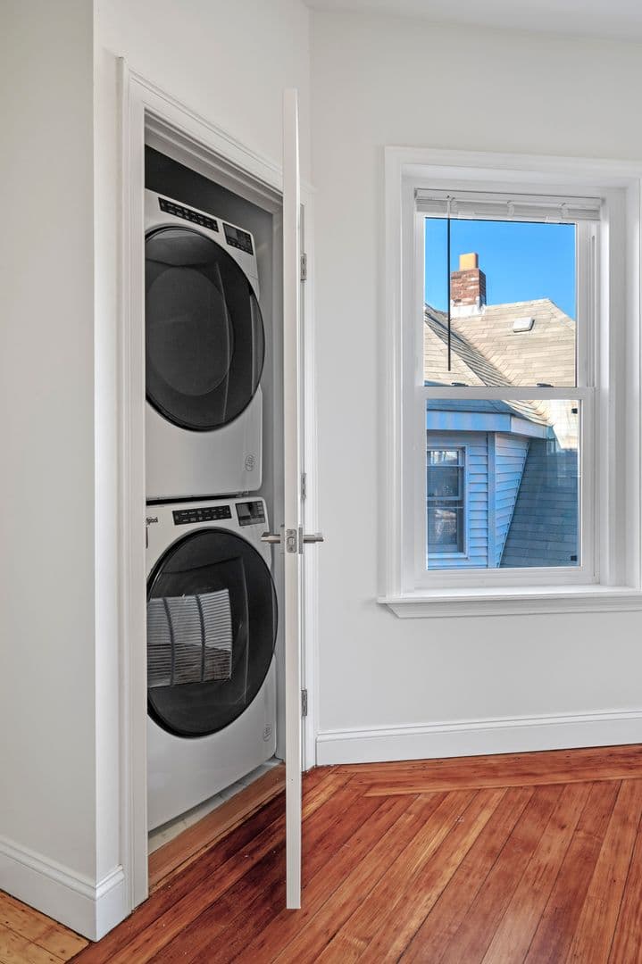 Somerville Apartment: 305-307 Medford St