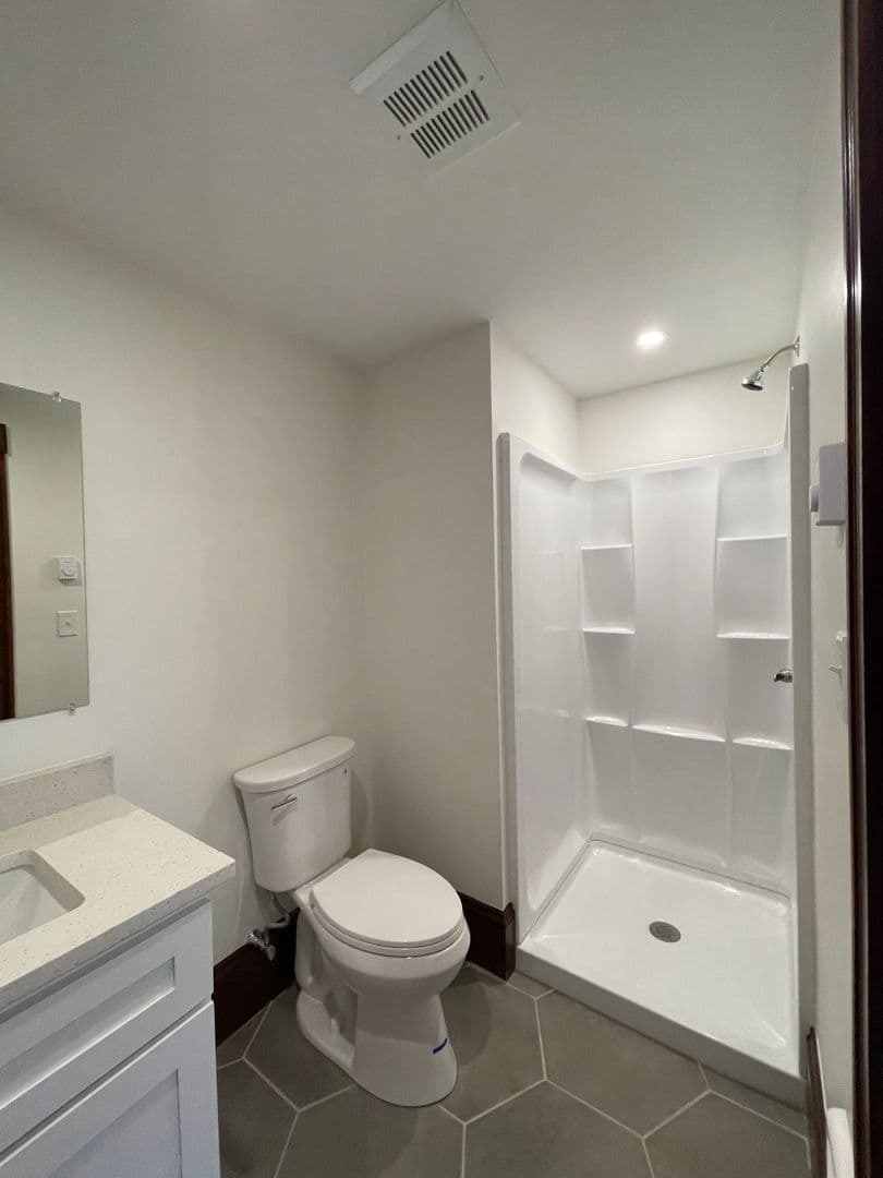 Leominster Apartment: 41 Summer St