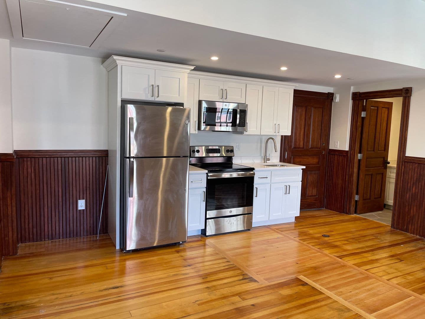 Leominster Apartment: 41 Summer St